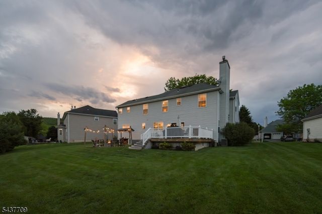 6 Snead Ct, Mount Olive Twp., NJ 07836