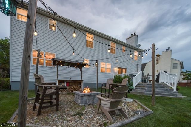 6 Snead Ct, Mount Olive Twp., NJ 07836