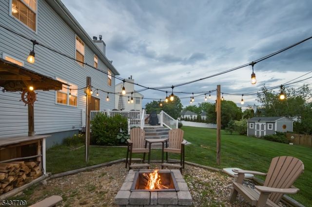 6 Snead Ct, Mount Olive Twp., NJ 07836