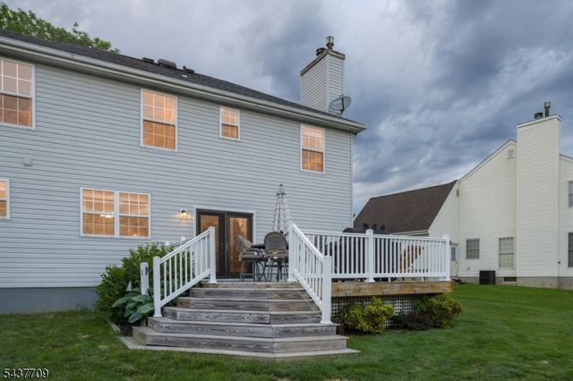 6 Snead Ct, Mount Olive Twp., NJ 07836