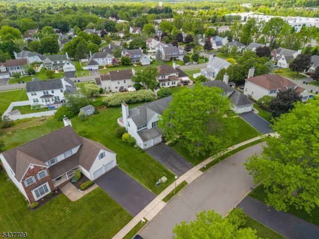 6 Snead Ct, Mount Olive Twp., NJ 07836