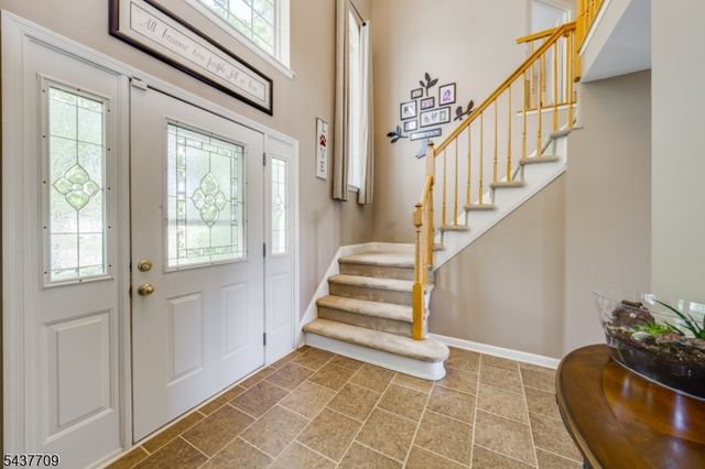 6 Snead Ct, Mount Olive Twp., NJ 07836