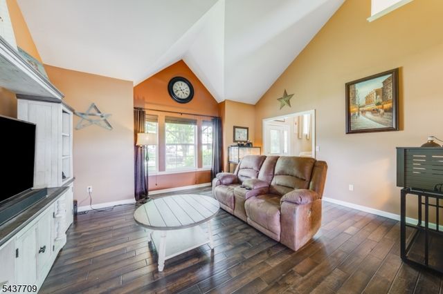 6 Snead Ct, Mount Olive Twp., NJ 07836