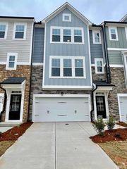 8425 Garnet Rose Lane, Raleigh, NC 27615