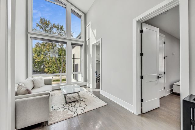 1331 Pfingsten Road, Northbrook, IL 60062