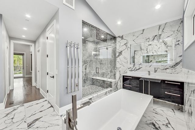 1331 Pfingsten Road, Northbrook, IL 60062