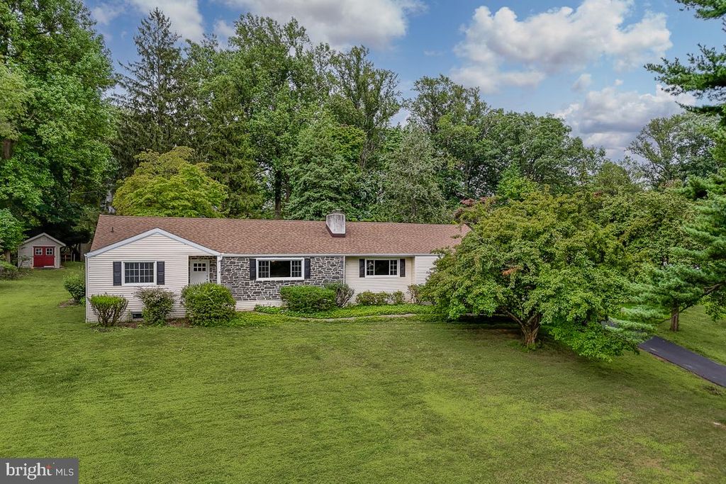 4 CAROL LN, BERWYN, PA 19312 — exterior