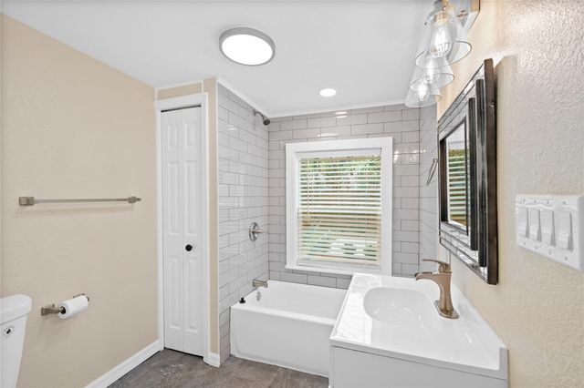 245 S RHODES STREET, Mount Dora, FL 32757