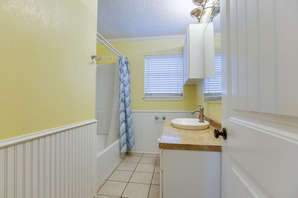 Image 12 of property listing at 114 Clayton Street, San Angelo, TX 76905