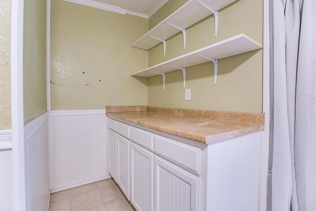 Image 15 of property listing at 114 Clayton Street, San Angelo, TX 76905