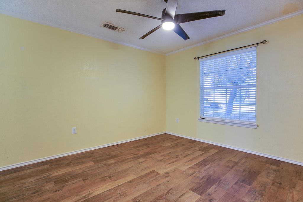 Image 17 of property listing at 114 Clayton Street, San Angelo, TX 76905