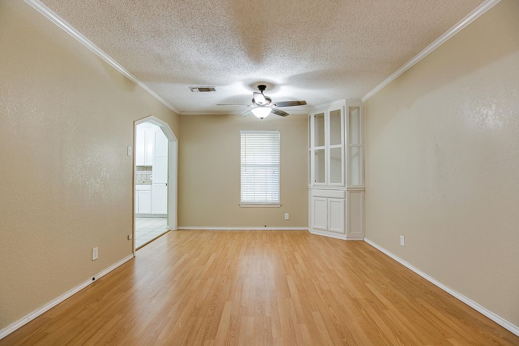 Image 4 of property listing at 114 Clayton Street, San Angelo, TX 76905