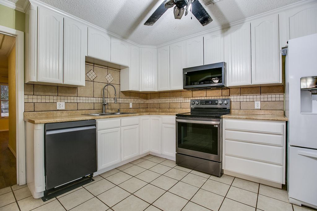Image 9 of property listing at 114 Clayton Street, San Angelo, TX 76905