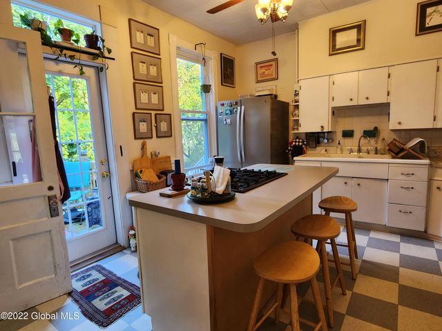 38 N Allen Street, Albany, NY 12203