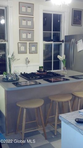 38 N Allen Street, Albany, NY 12203