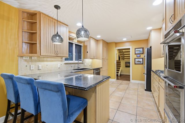 209 Walnut Circle, Grove, OK 74344