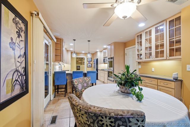 209 Walnut Circle, Grove, OK 74344