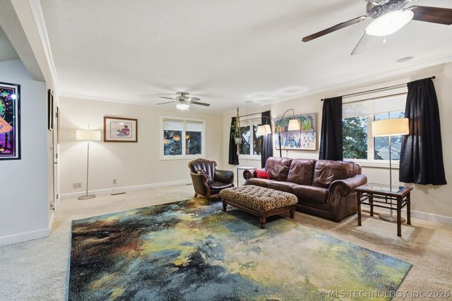 209 Walnut Circle, Grove, OK 74344