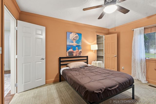 209 Walnut Circle, Grove, OK 74344