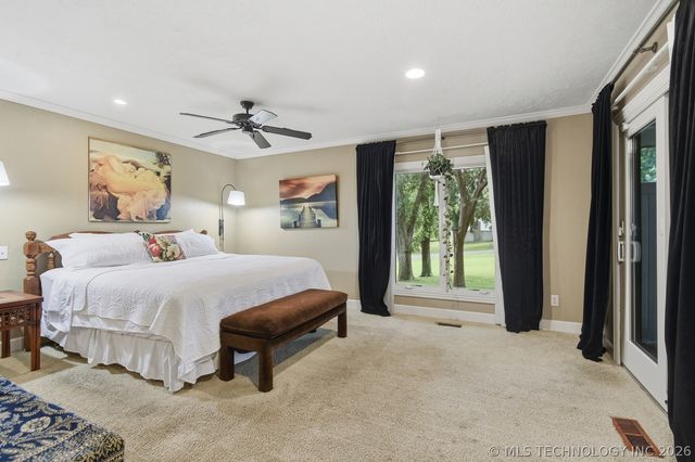 209 Walnut Circle, Grove, OK 74344