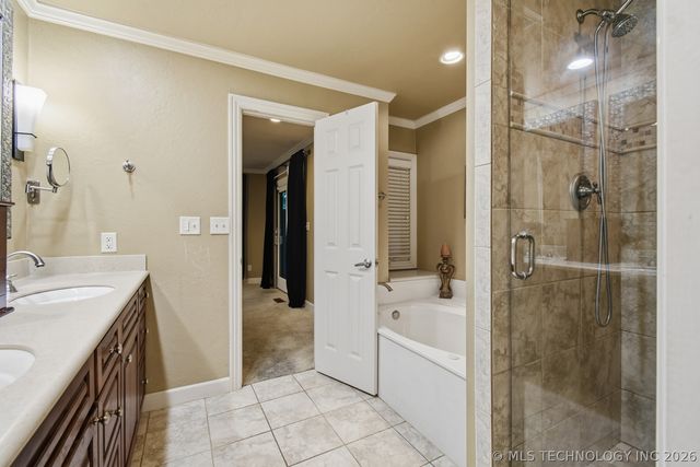 209 Walnut Circle, Grove, OK 74344