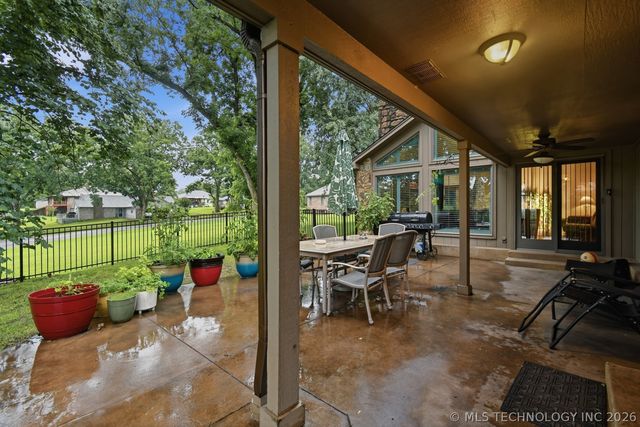 209 Walnut Circle, Grove, OK 74344