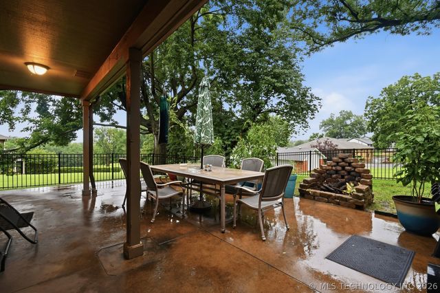 209 Walnut Circle, Grove, OK 74344