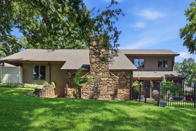 209 Walnut Circle, Grove, OK 74344