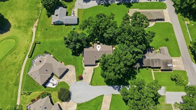 209 Walnut Circle, Grove, OK 74344