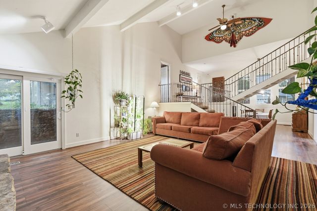 209 Walnut Circle, Grove, OK 74344