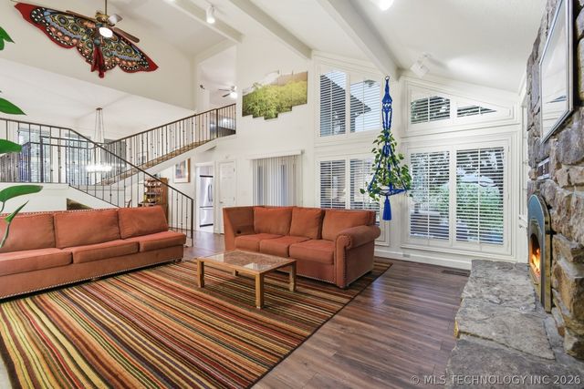 209 Walnut Circle, Grove, OK 74344