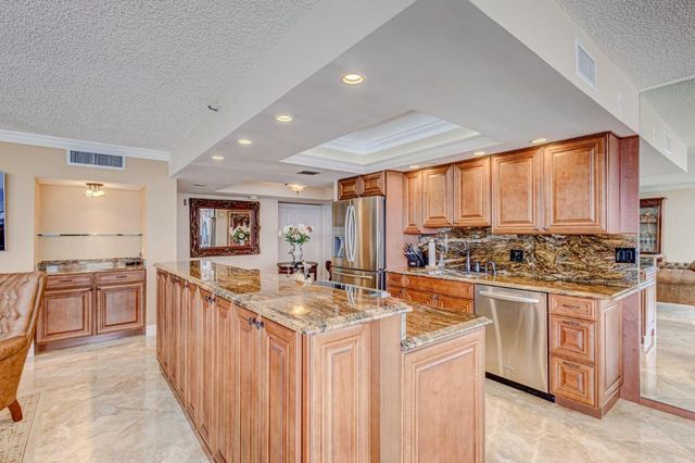 5280 N Ocean Drive 12- B, Singer Island, FL 33404