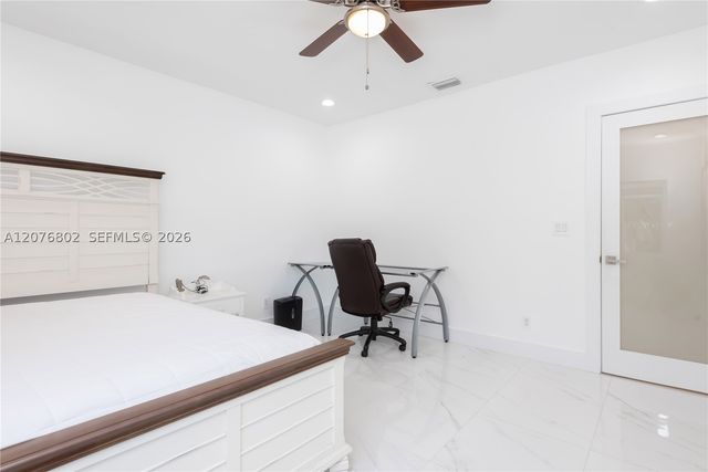 970 Plover Ave, Miami Springs, FL 33166