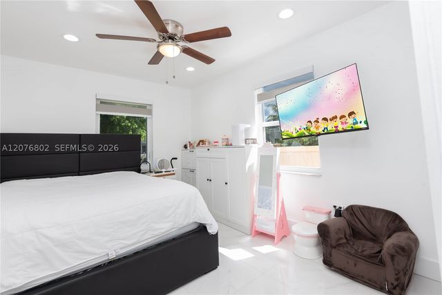 970 Plover Ave, Miami Springs, FL 33166