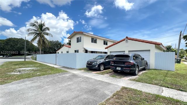 970 Plover Ave, Miami Springs, FL 33166
