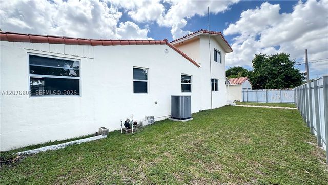 970 Plover Ave, Miami Springs, FL 33166