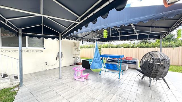 970 Plover Ave, Miami Springs, FL 33166