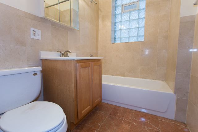 2138 W Chicago Avenue 2F, Chicago, IL 60622