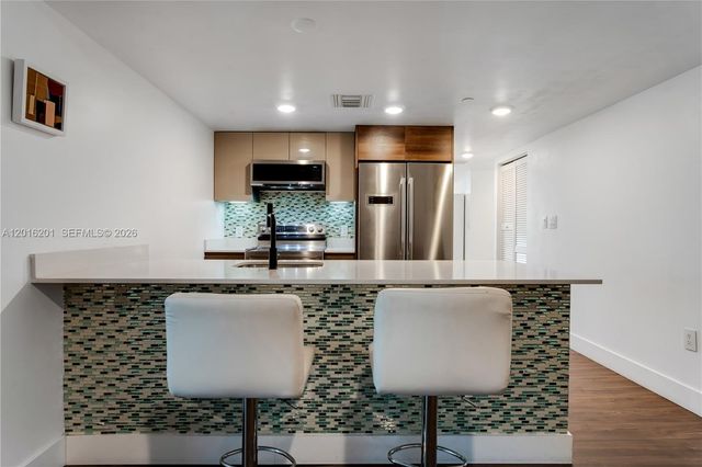 9261 E Bay Harbor Dr 607, Bay Harbor Islands, FL 33154