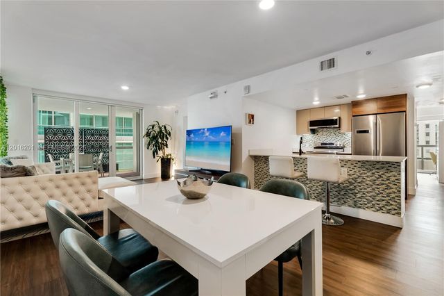 9261 E Bay Harbor Dr 607, Bay Harbor Islands, FL 33154