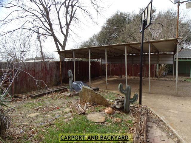 1305 W Elliott Street, Breckenridge, TX 76424