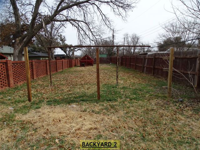 1305 W Elliott Street, Breckenridge, TX 76424