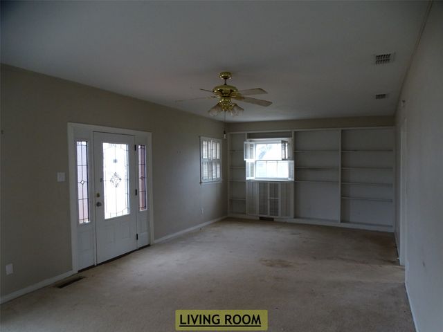 1305 W Elliott Street, Breckenridge, TX 76424