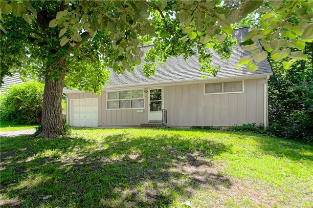 8603 Corrington Avenue, Kansas City, MO 64138