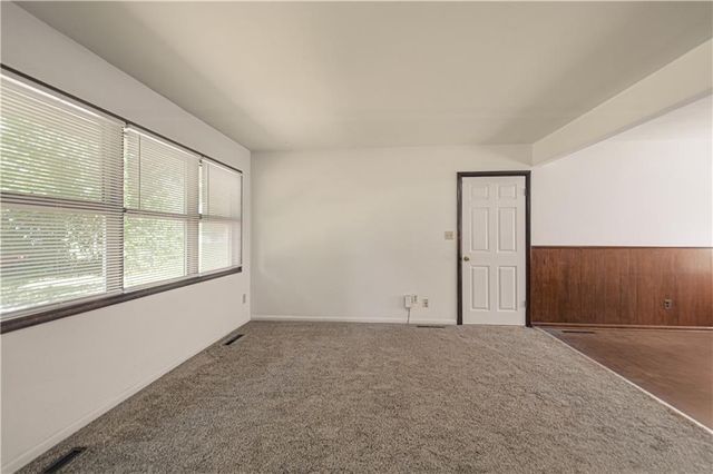 8603 Corrington Avenue, Kansas City, MO 64138