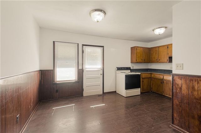 8603 Corrington Avenue, Kansas City, MO 64138