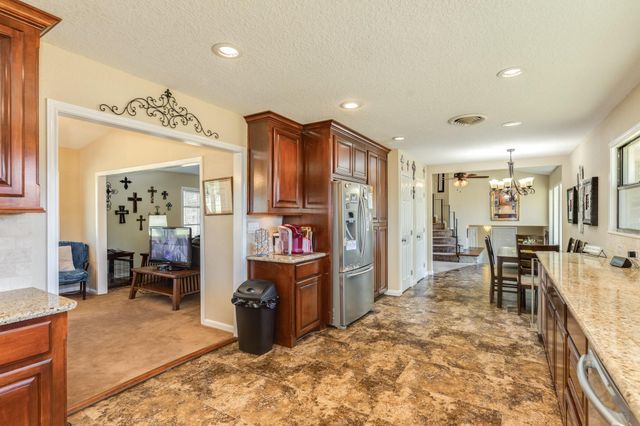 504 W Highway 332 W, Lake Jackson, TX 77566