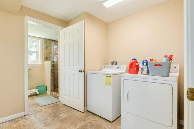 504 W Highway 332 W, Lake Jackson, TX 77566