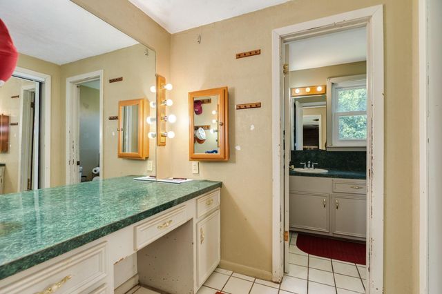 504 W Highway 332 W, Lake Jackson, TX 77566