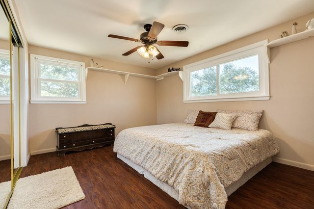 504 W Highway 332 W, Lake Jackson, TX 77566